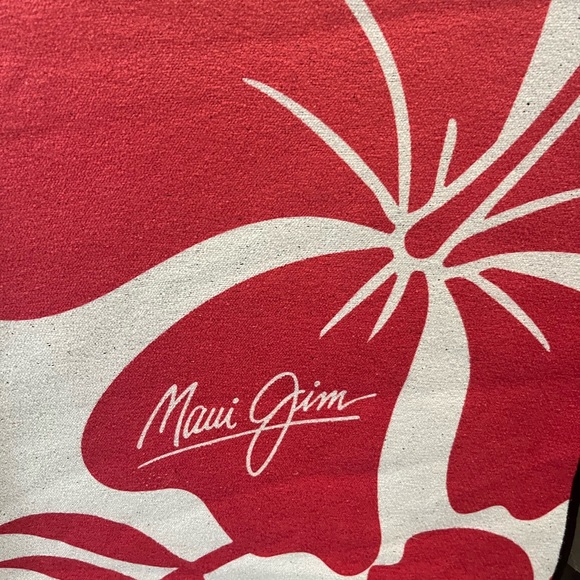 Maui Jim Hawaiian floral, sunset colors, Microfiber, Quick Dry - Picture 3 of 8